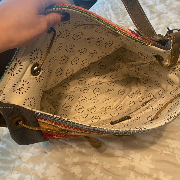 61QvYJY6dkS._AC_SY300_QL30_.jpg 🎉🌺 Sale🎉 NWT Beautiful leather Cow Hide Myra Bag